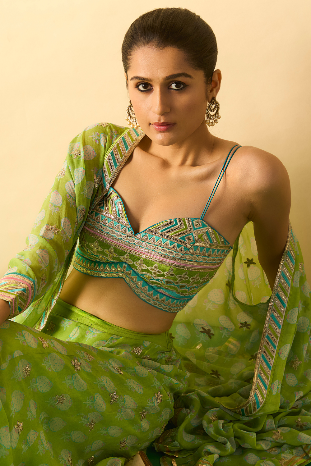 Dharika Cape Set
