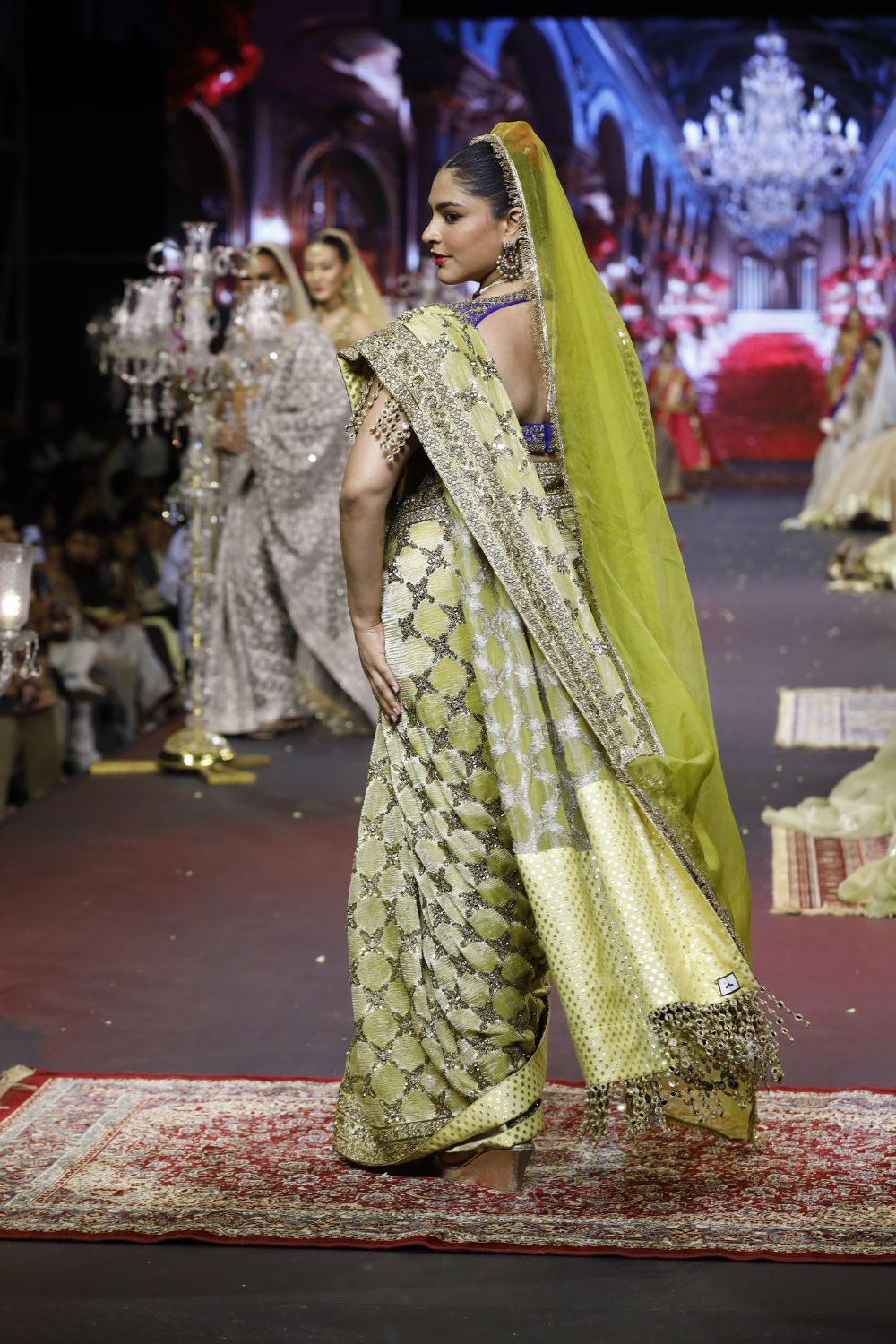 Neelkanthi Noor Saree Set
