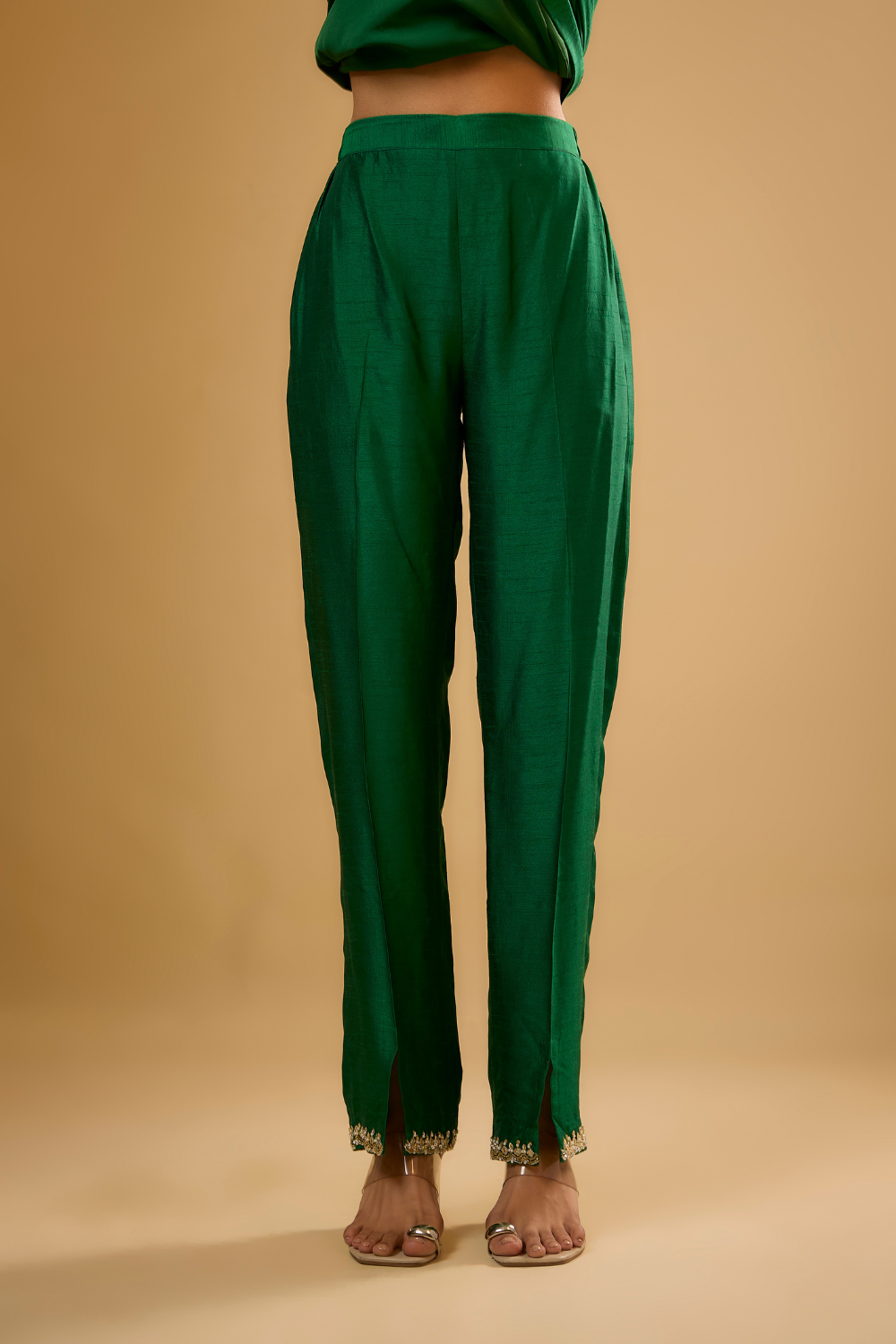 Emerald green semi dupion kurta pants set with mirrors and gold embroidery