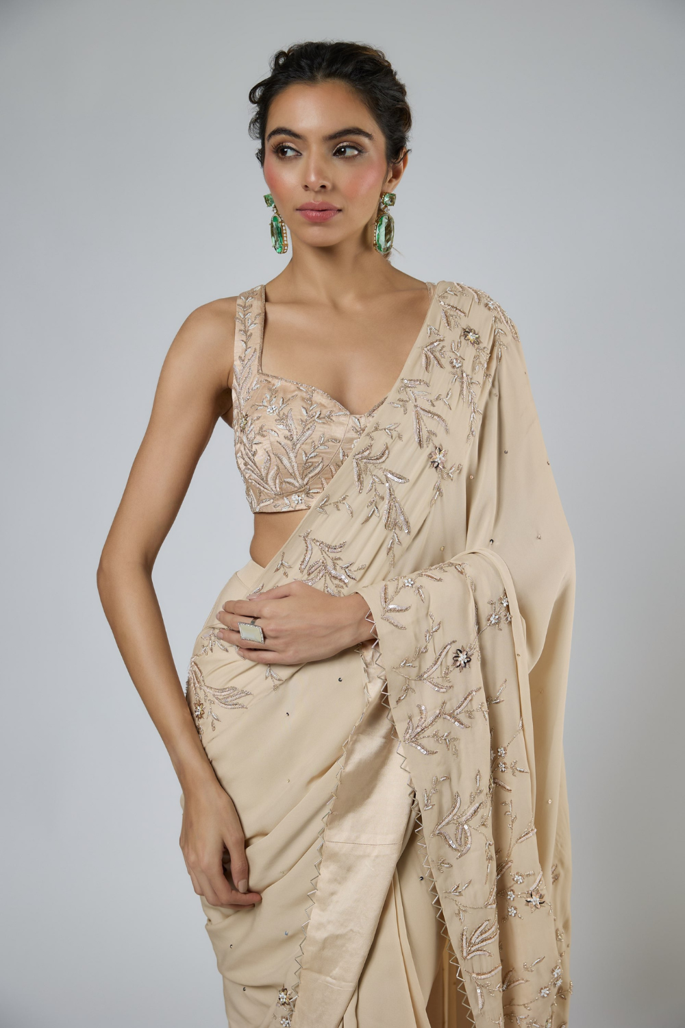 BEIGE INTRICATE FLORAL EMBROIDERED SAREE SET