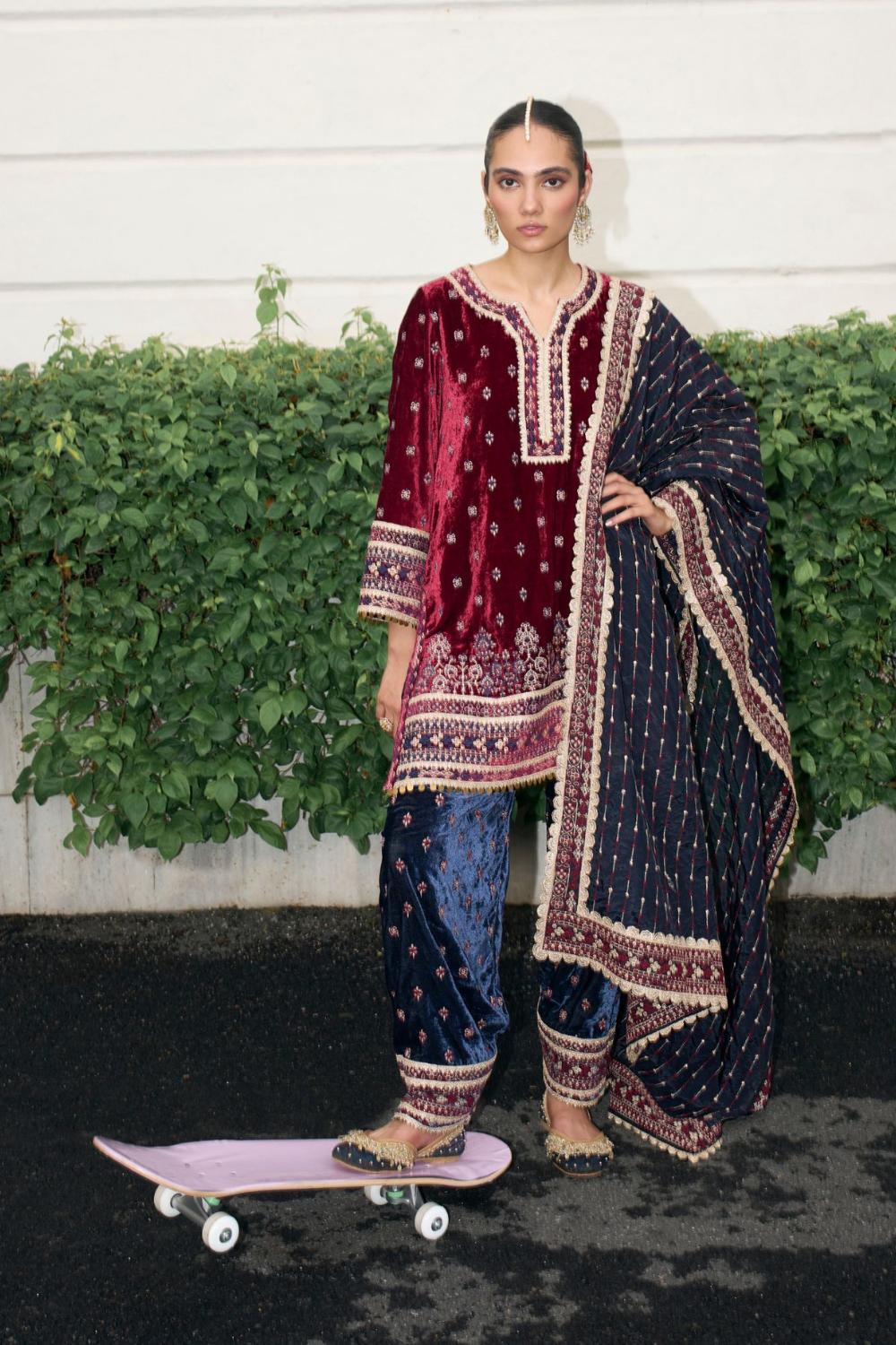 Velvet Wine Tami Kurta Set With Viscose Glass Organza Navy Tami Dupatta