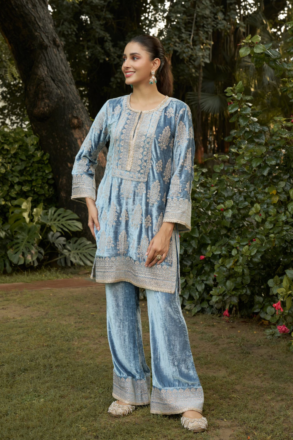 Velvet Sargam Steel Blue Kurta Set With Viscose Glass Organza Steel Blue Sargam Dupatta