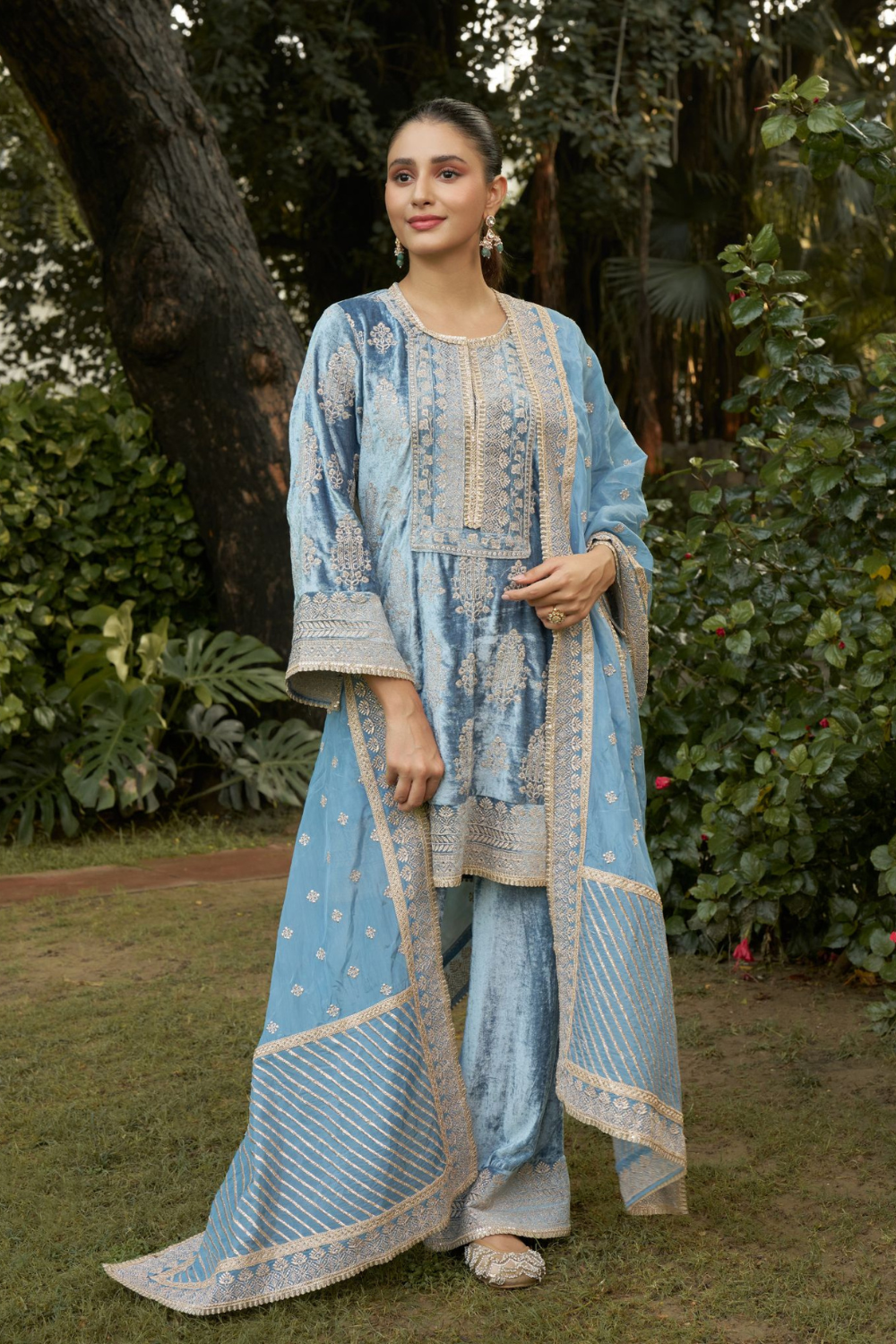 Velvet Sargam Steel Blue Kurta Set With Viscose Glass Organza Steel Blue Sargam Dupatta