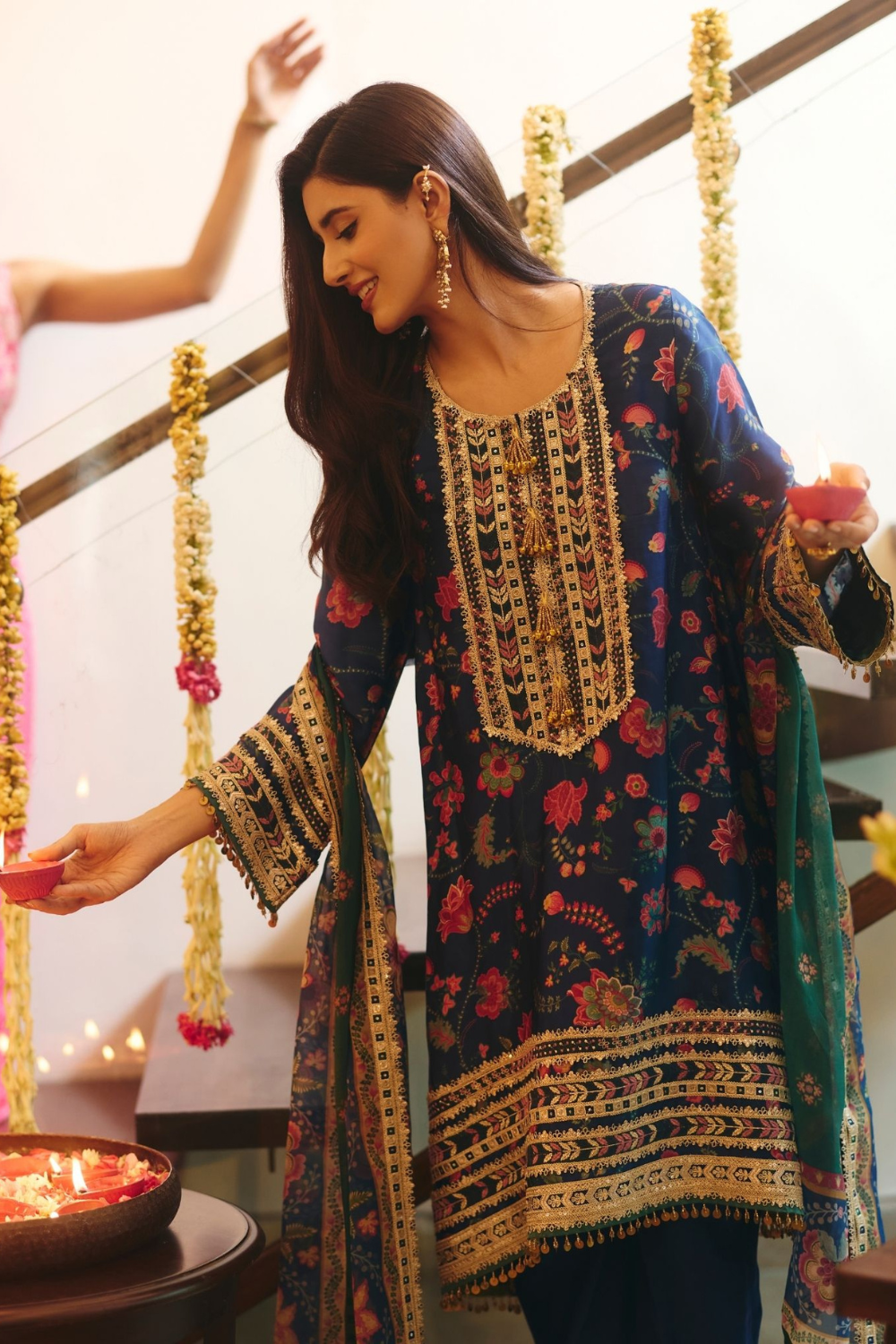 Sahi Cupro Satin Printed Navy Kurta with Navy Salwar Set