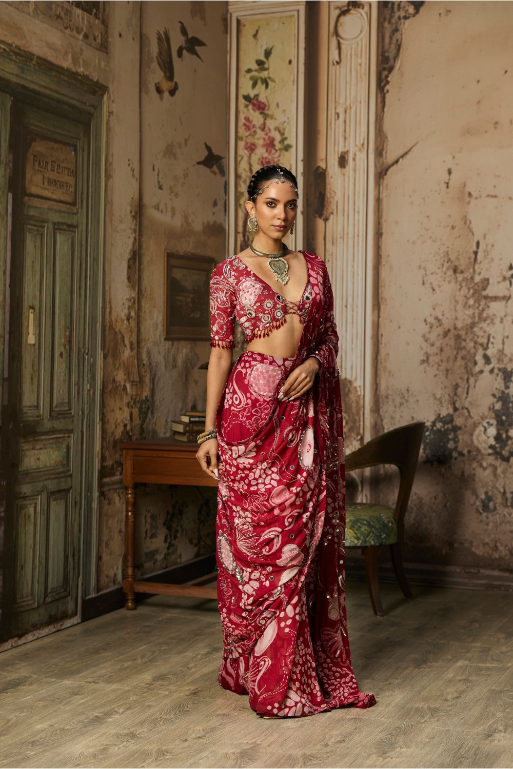 SCARLET RED PRINTED AND HIGHLIGHTED CLASSIC SAREE SET