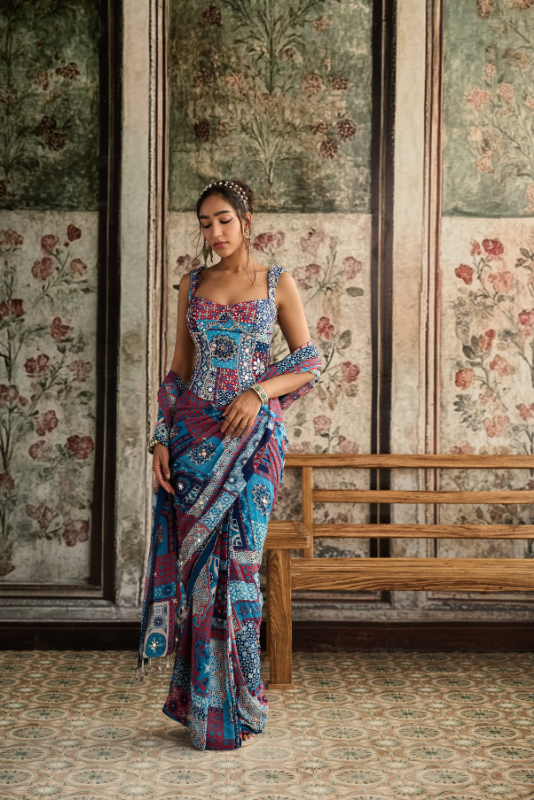 TEAL PRINT AND AND HIGHLIGHTED CORSET BLOUSE WITH PRE-DRAPED CLASSIC SAREE SET
