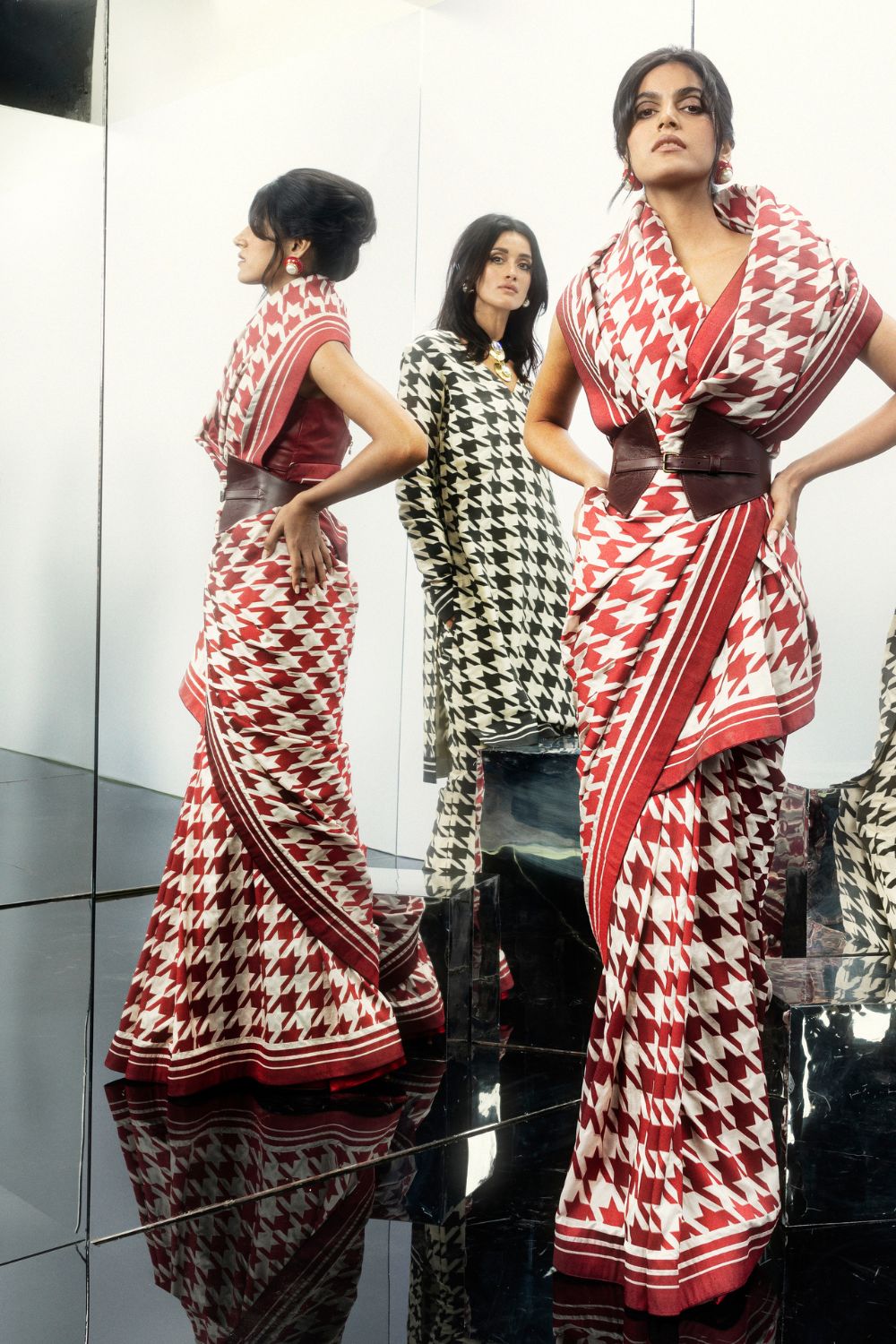 Closed Border Houndstooth- Resham