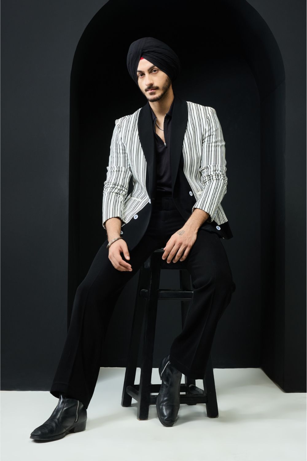 White and black strip jacket detailing with white button