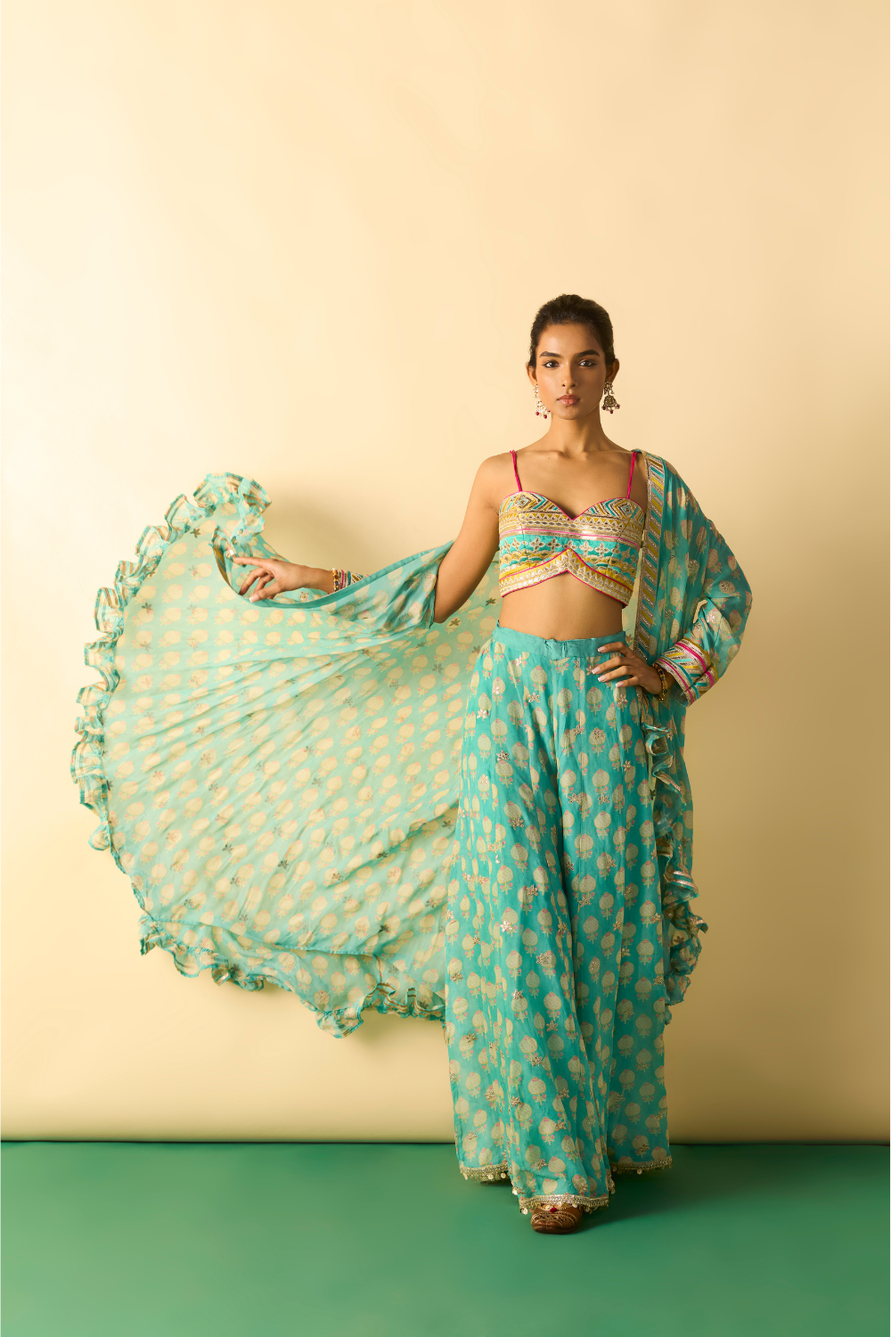 Dharika Cape Set