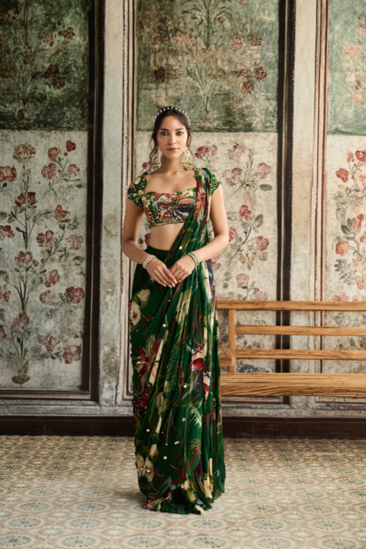GREEN FLORAL PRINT AND HIGHLIGHTED SKIRT SAREE SET