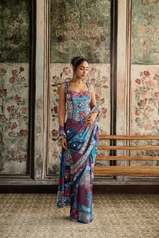 TEAL PRINT AND AND HIGHLIGHTED CORSET BLOUSE WITH PRE-DRAPED CLASSIC SAREE SET