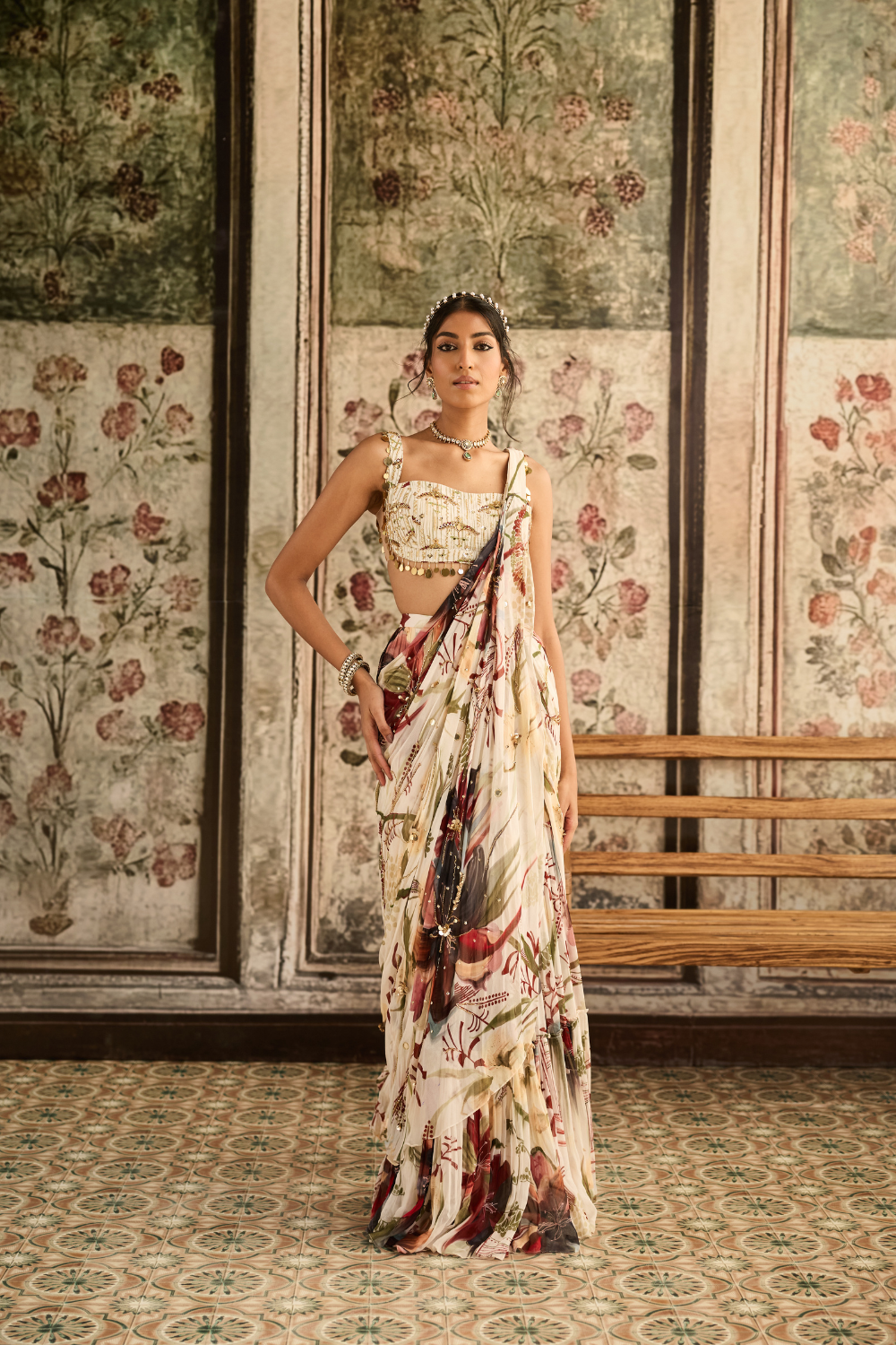 IVORY FLORAL PRINT AND HIGHLIGHTED SKIRT SAREE SET