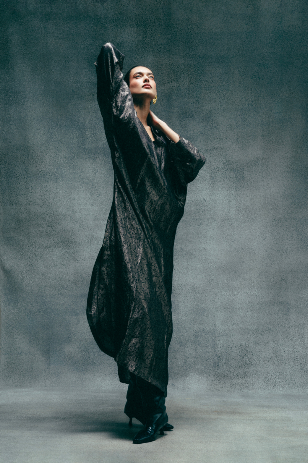 Handwoven Tar Black Banarasi Kaftan