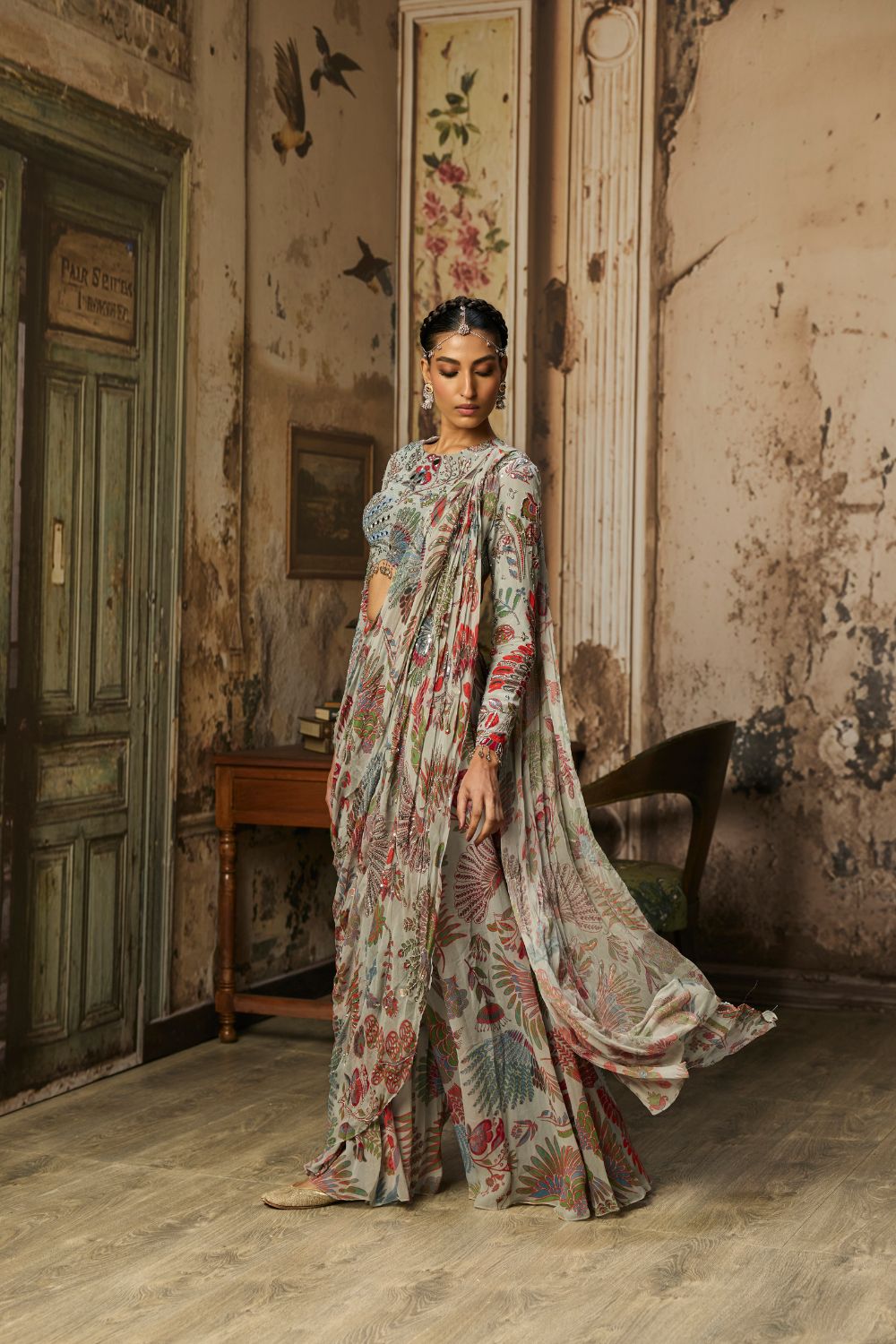 SLATE GREY PRINTED AND HIGHLIGHTED TIERED SKIRT SAREE SET