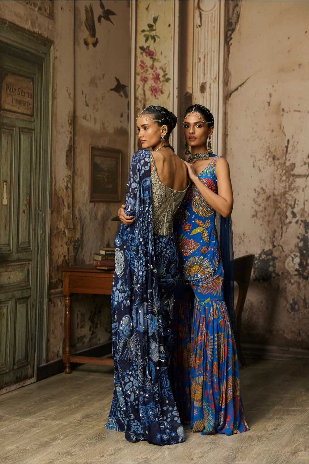 GUNMETAL GREY CORSET WITH PRINTED AND HIGHLIGHTED CLASSIC SAREE SET