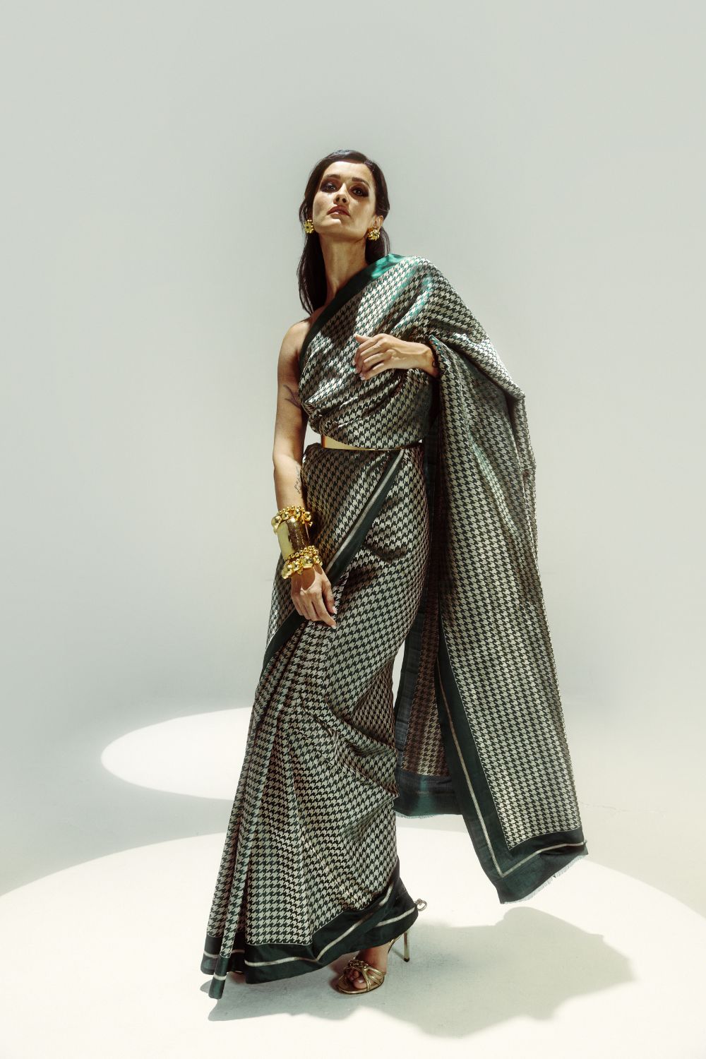 Small Houndstooth Zari