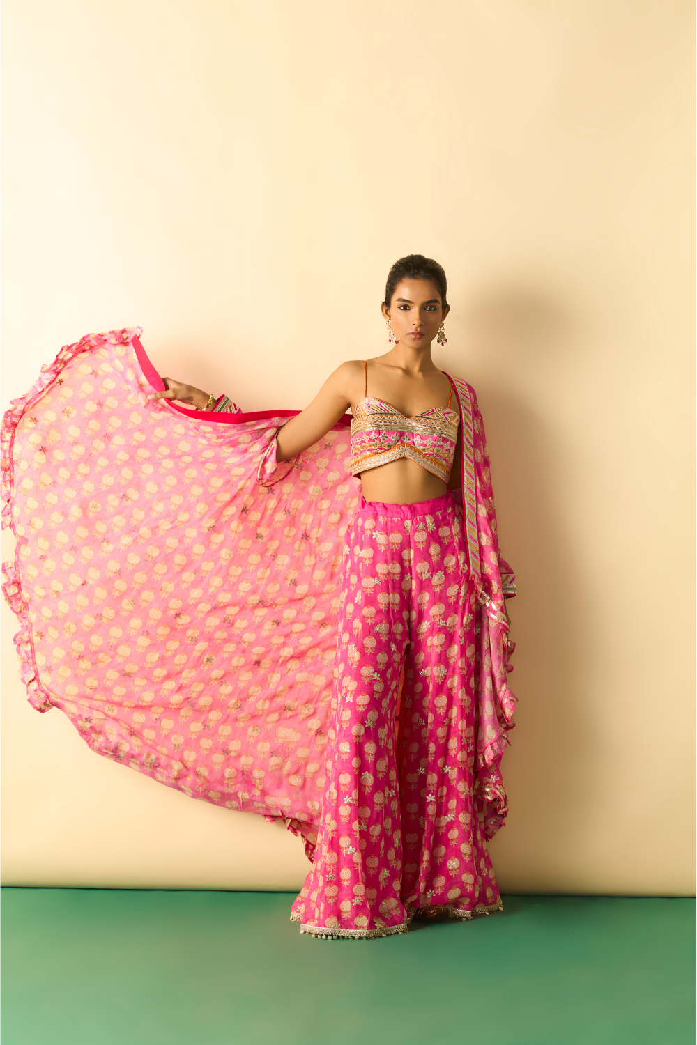 Dharika Cape Set