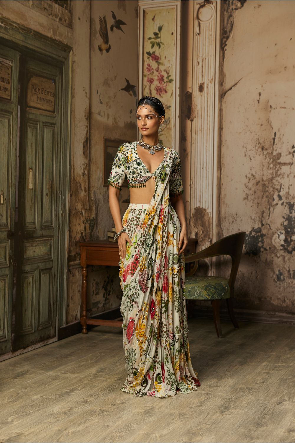 IVORY PRINT AND HIGHLIGHTED TIERED SKIRT SAREE SET