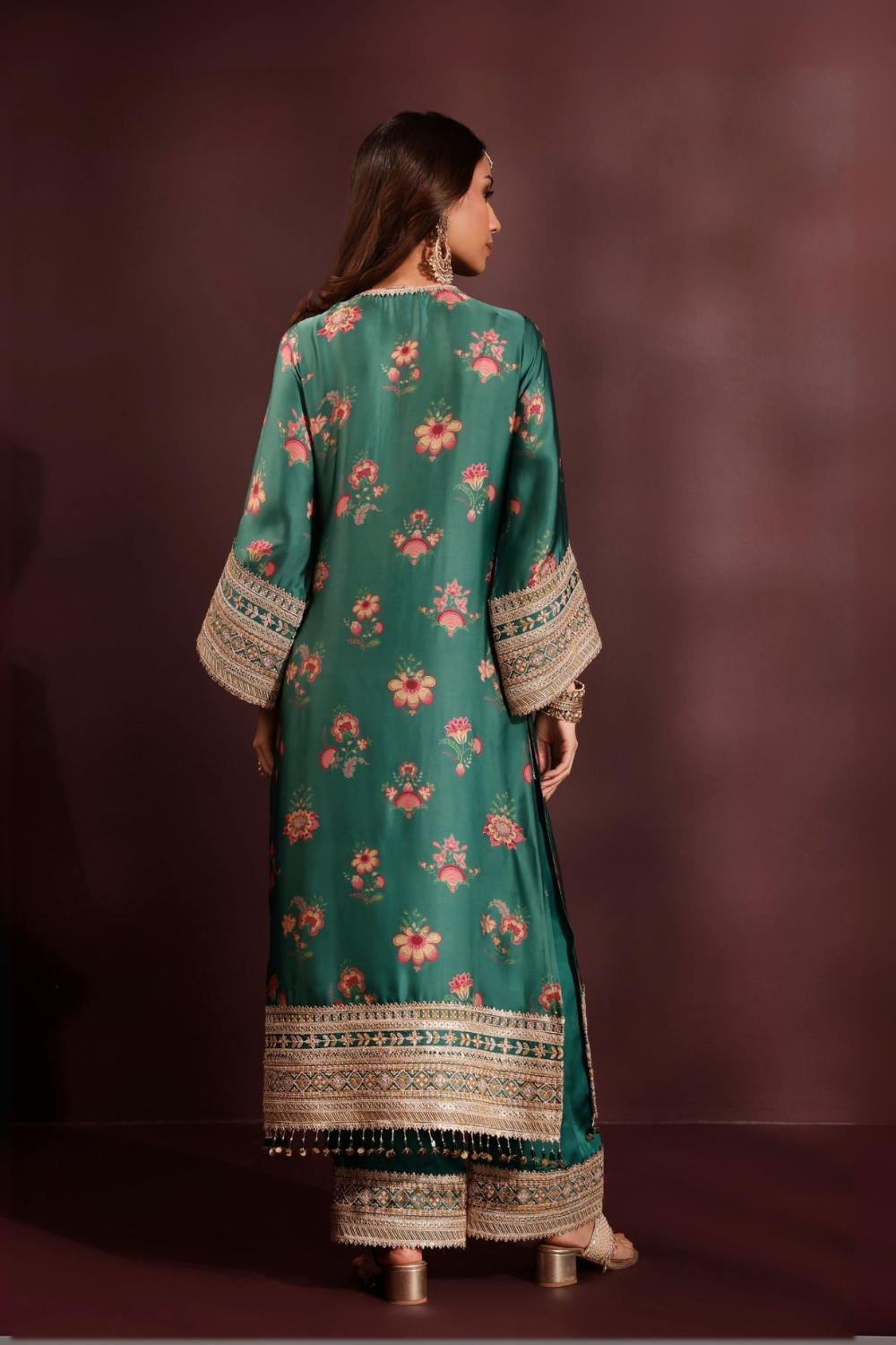 Ovia Cupro Satin Printed Emerald Green Kurta & Pant Set