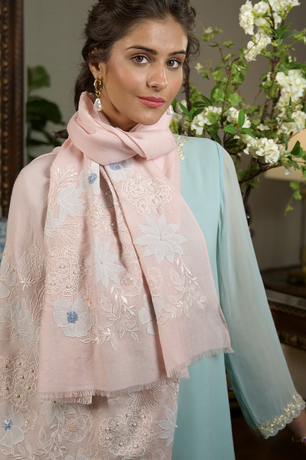Floraison | Embroidered Wool Silk Stole