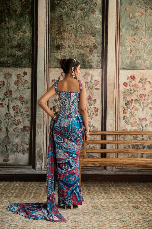 TEAL PRINT AND AND HIGHLIGHTED CORSET BLOUSE WITH PRE-DRAPED CLASSIC SAREE SET