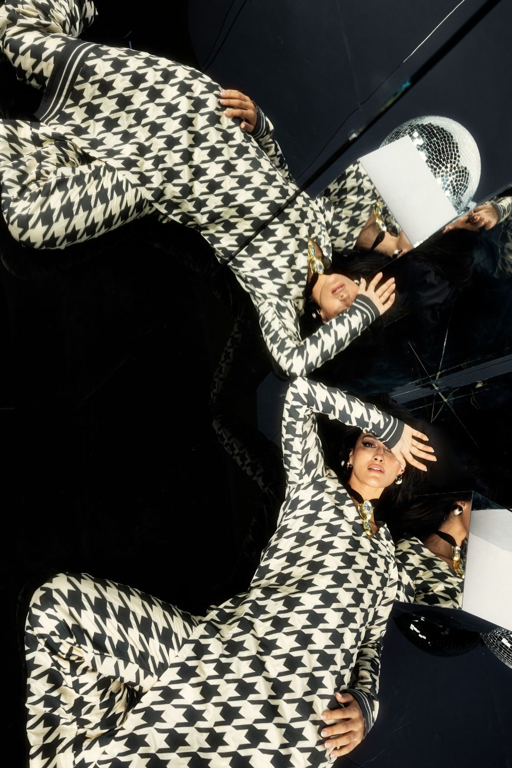 Houndstooth with houndstooth border