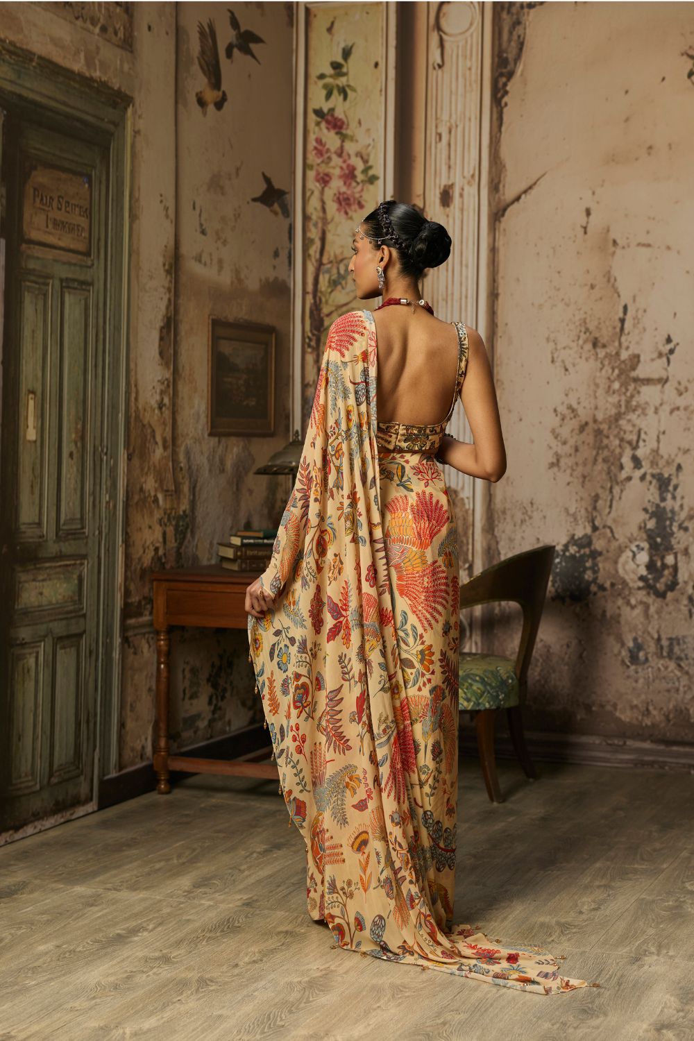 BEIGE PRINTED AND HIGHLIGHTED BLOUSE SKIRT SAREE SET