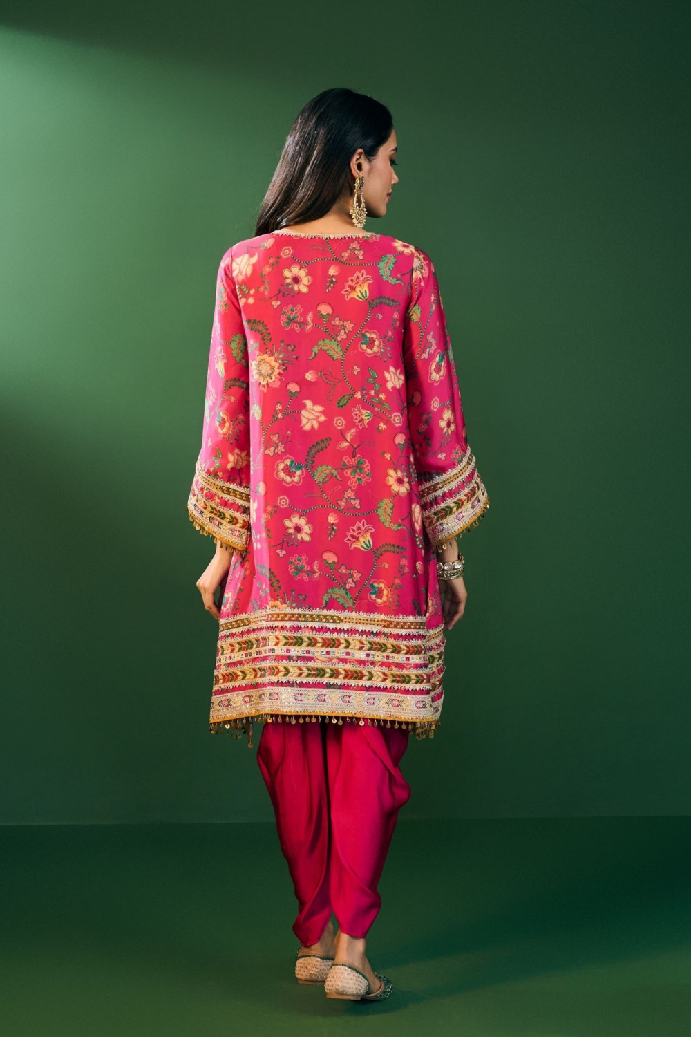 Sahi Cupro Satin Printed Fuchsia Kurta with Fuchsia Salwar Set