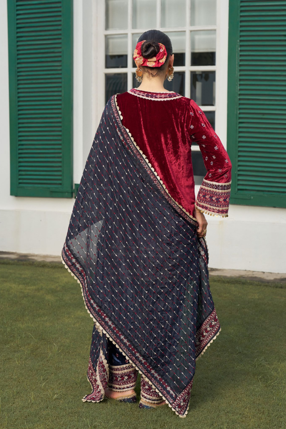 Velvet Wine Tami Kurta Set With Viscose Glass Organza Navy Tami Dupatta