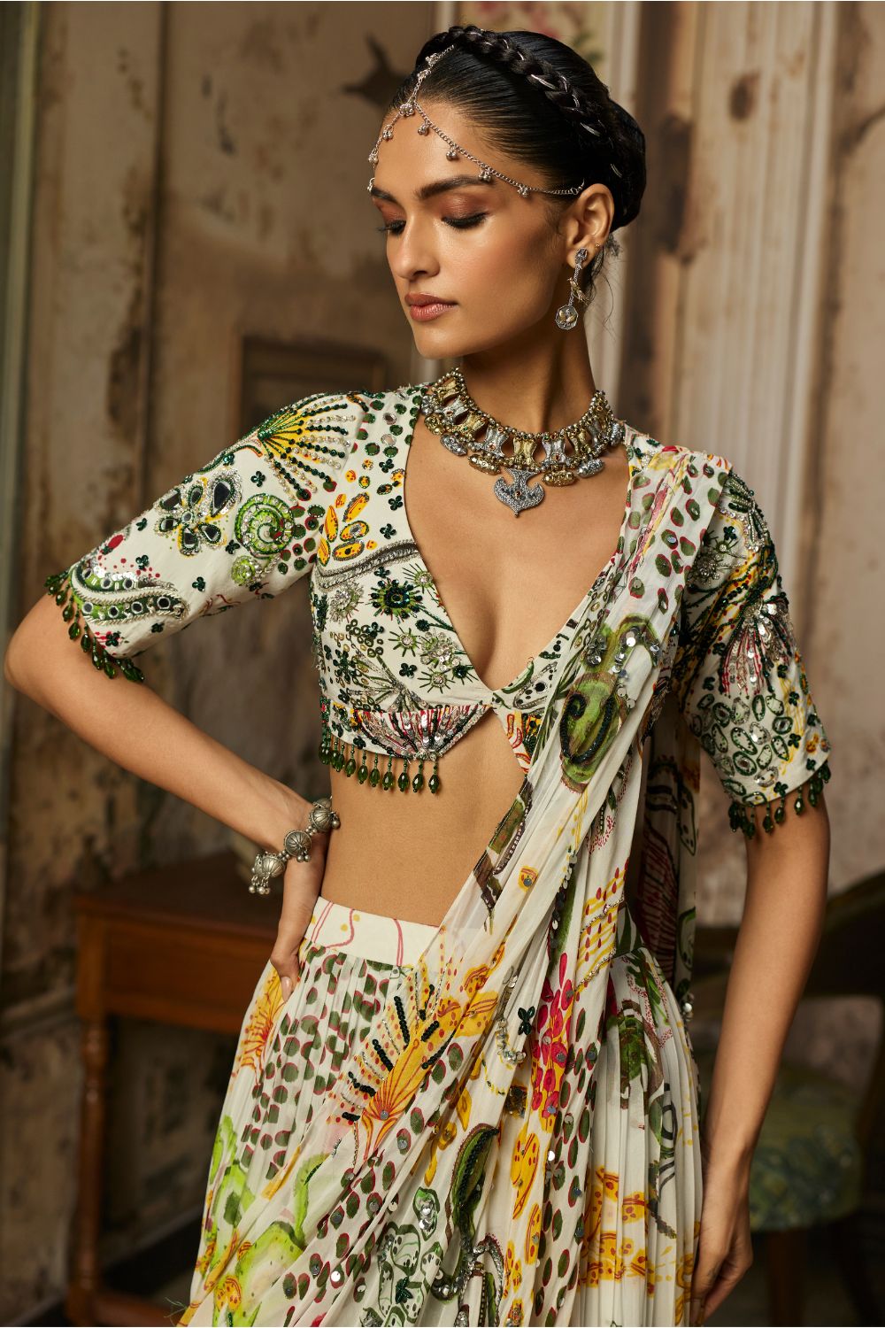 IVORY PRINT AND HIGHLIGHTED TIERED SKIRT SAREE SET