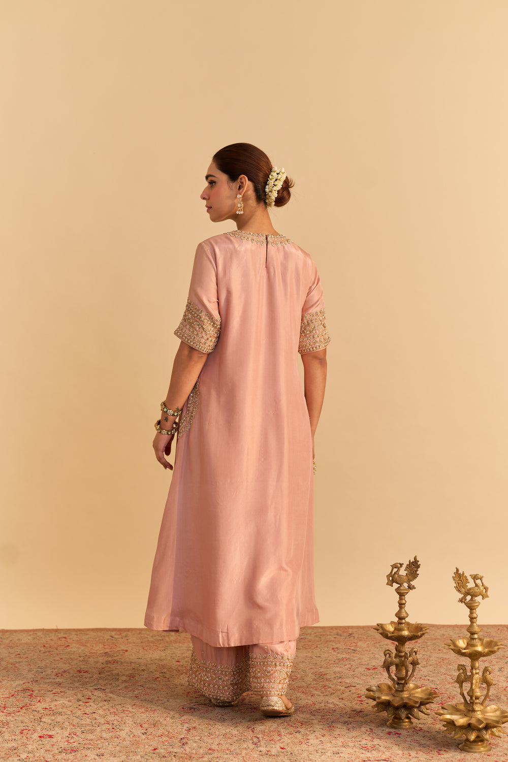 Ilana Off rose Silk Dabka Zardozi Embroidered Kurta Set