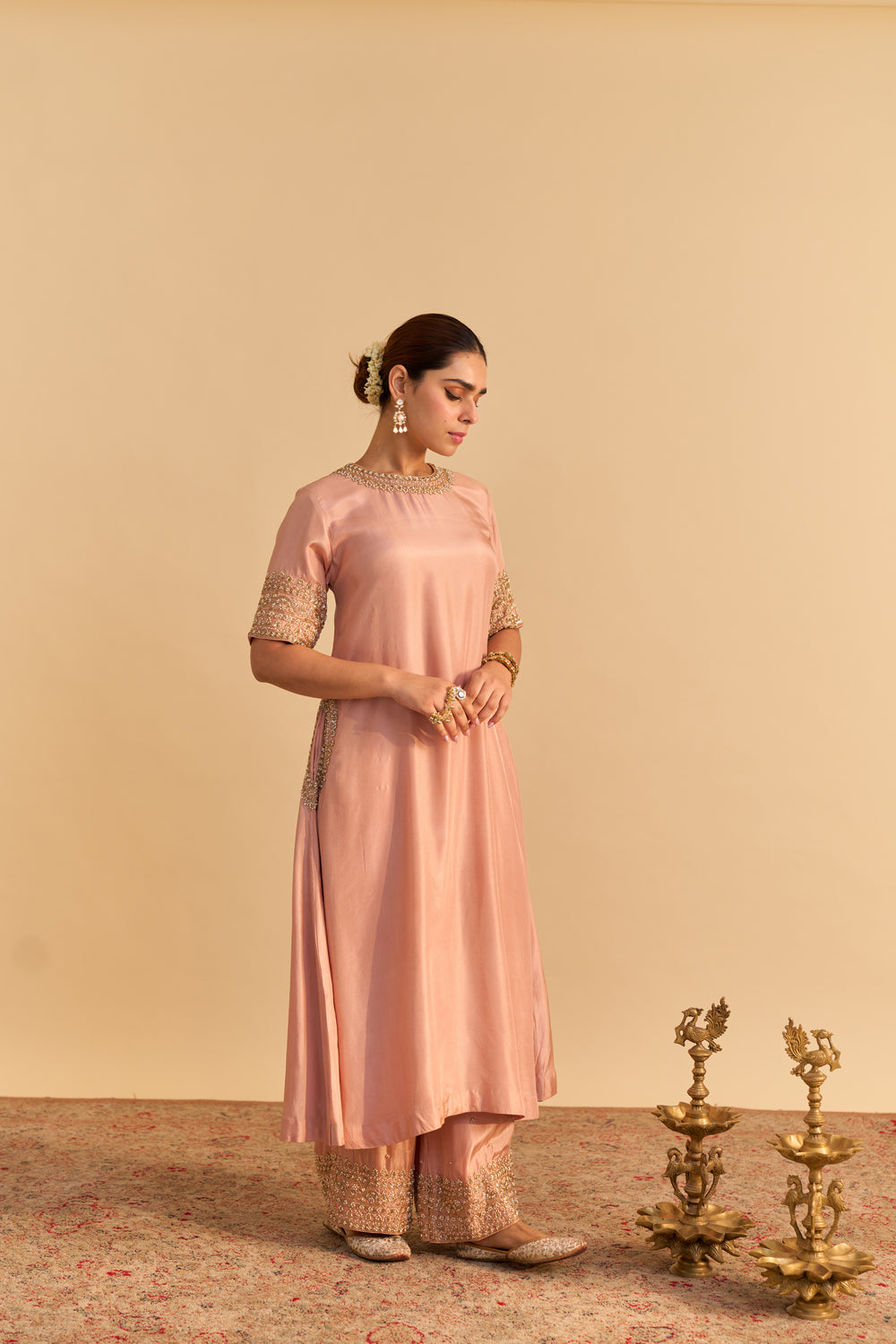 Ilana Off rose Silk Dabka Zardozi Embroidered Kurta Set