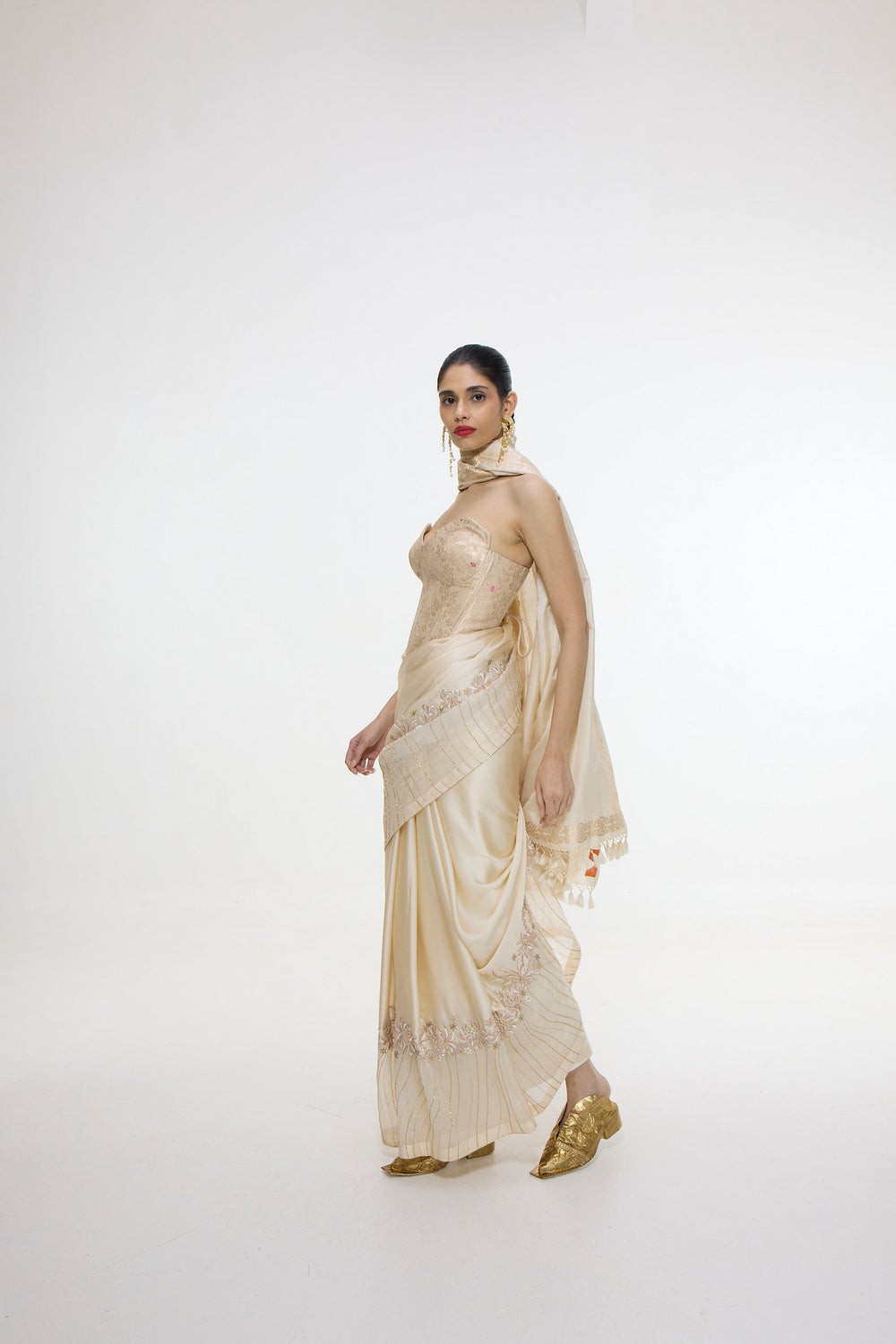 Handwoven Ecru Mashroo Silk Saree with an Embroidered Border