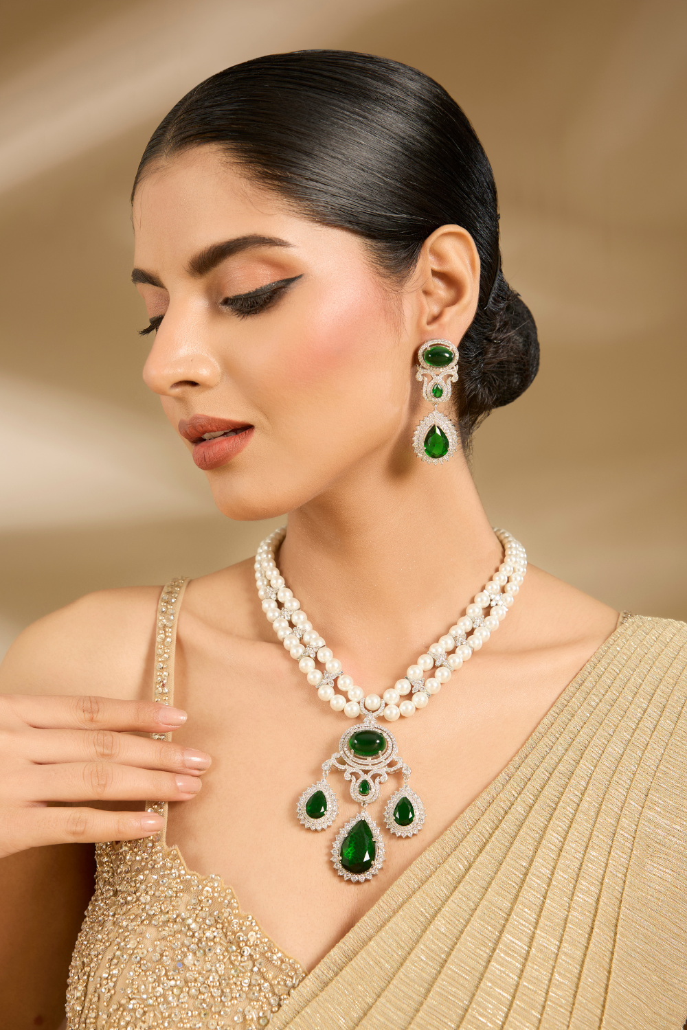 Emerald Drop Pearl Necklace Set