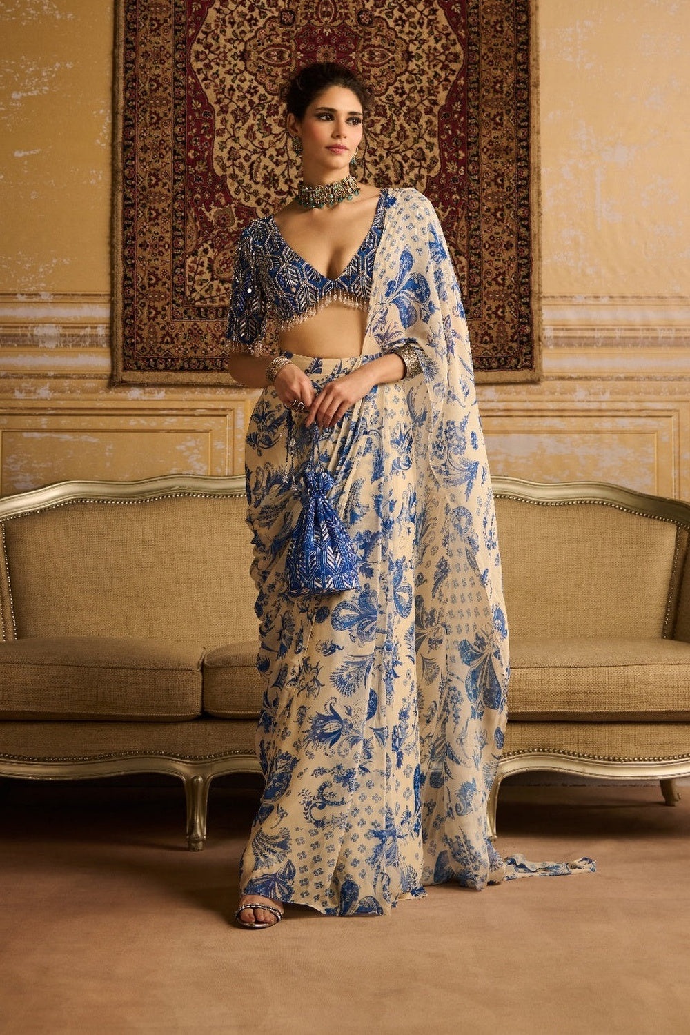 Blue Print Highlighted Blouse And Saree Set