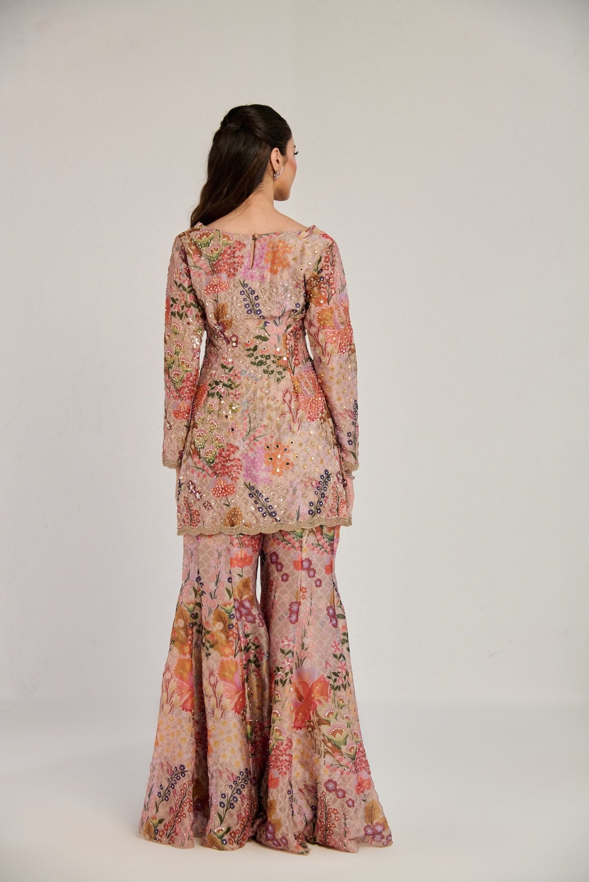 MULTI HUED SUIT