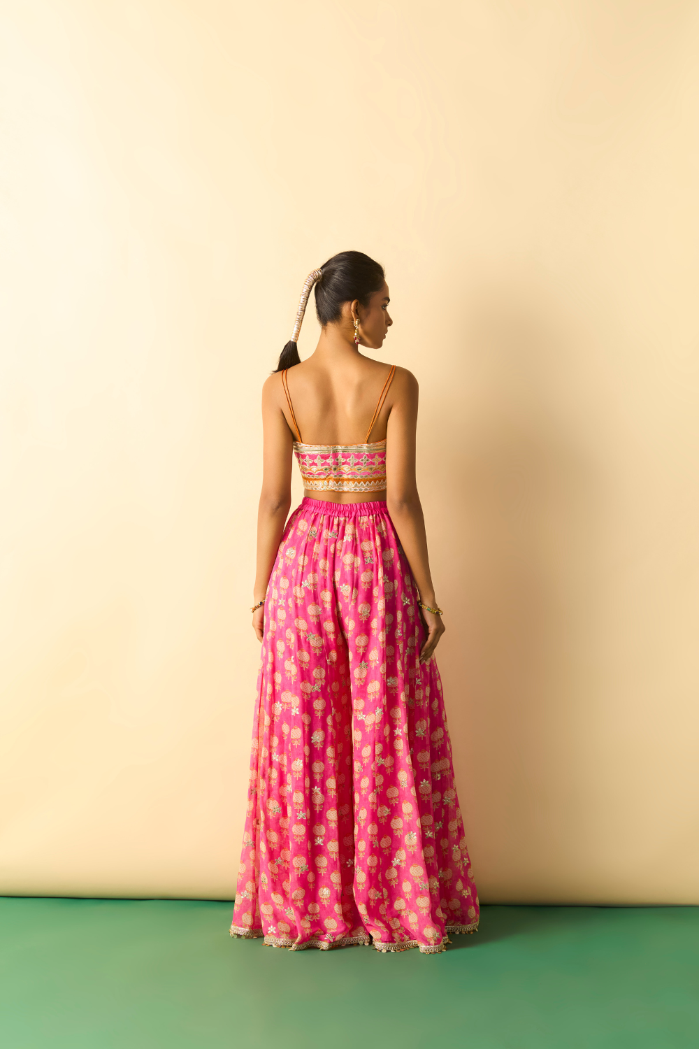 Dharika Cape Set