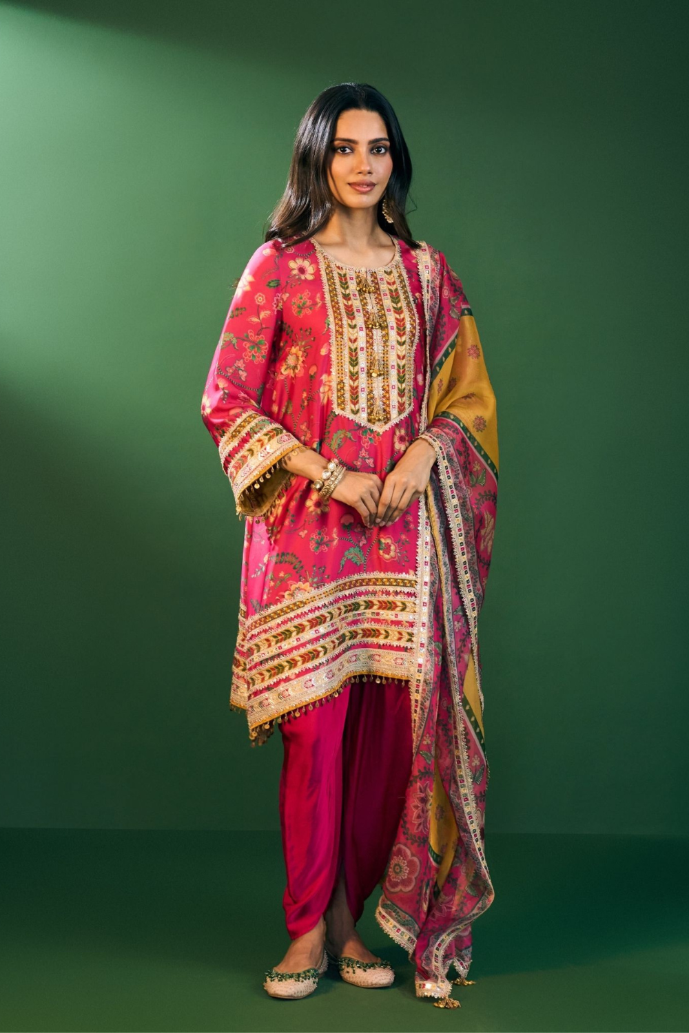 Sahi Cupro Satin Printed Fuchsia Kurta with Fuchsia Salwar Set