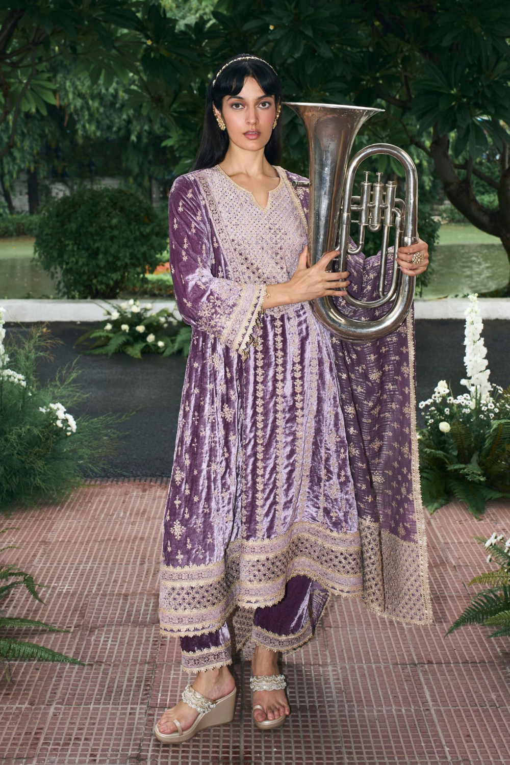 Velvet Suramya Lavender Kurta Set With Banarsi Stripe Pani Gold Lavender Suramya Dupatta