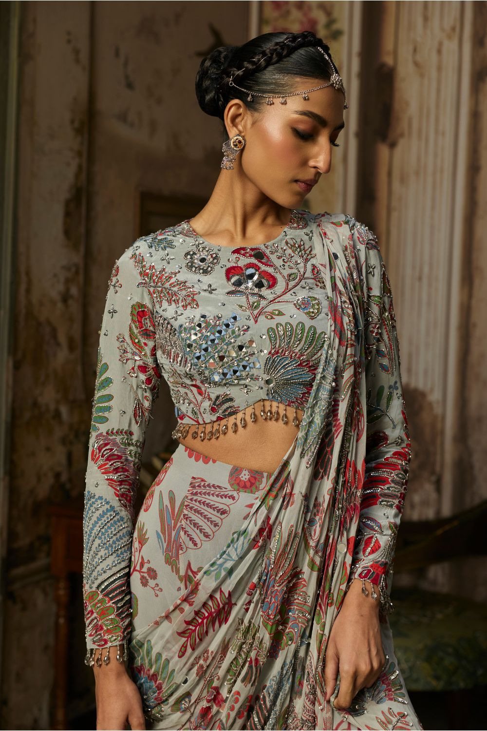 SLATE GREY PRINTED AND HIGHLIGHTED TIERED SKIRT SAREE SET