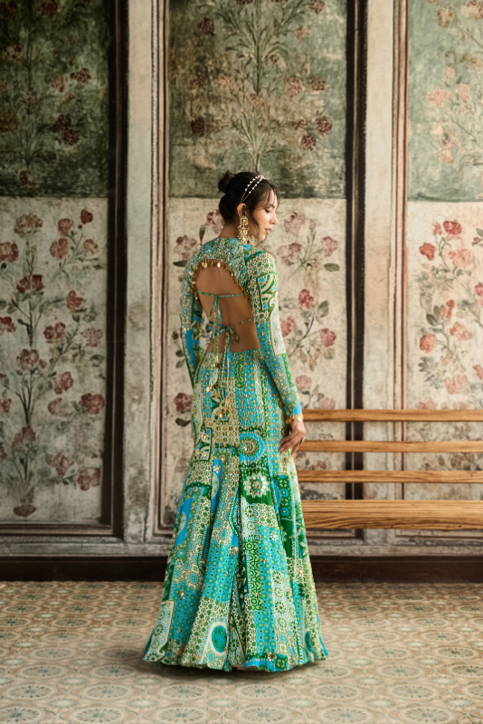 AQUA PRINT AND HIGHLIGHTED RUCHED BLOUSE MERMAID SKIRT SET