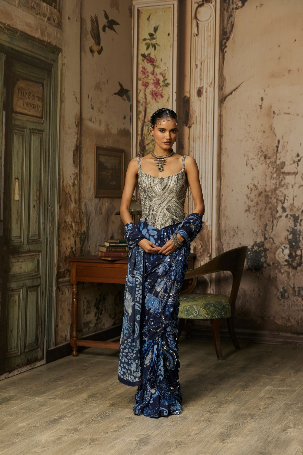 GUNMETAL GREY CORSET WITH PRINTED AND HIGHLIGHTED CLASSIC SAREE SET