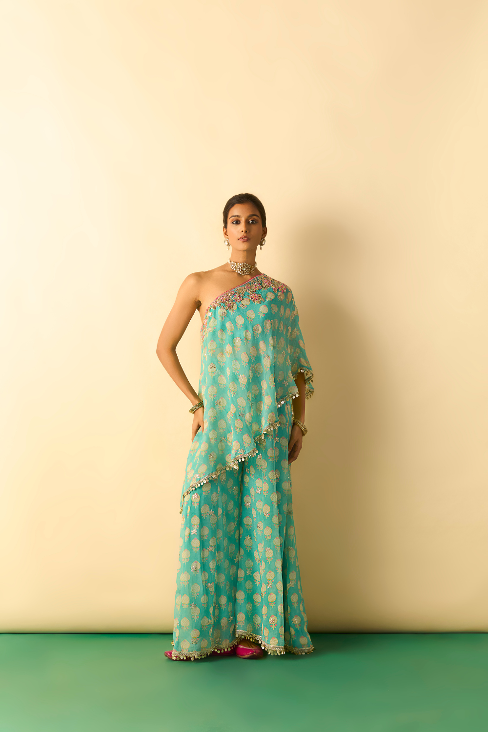 chhavi one shoulder set