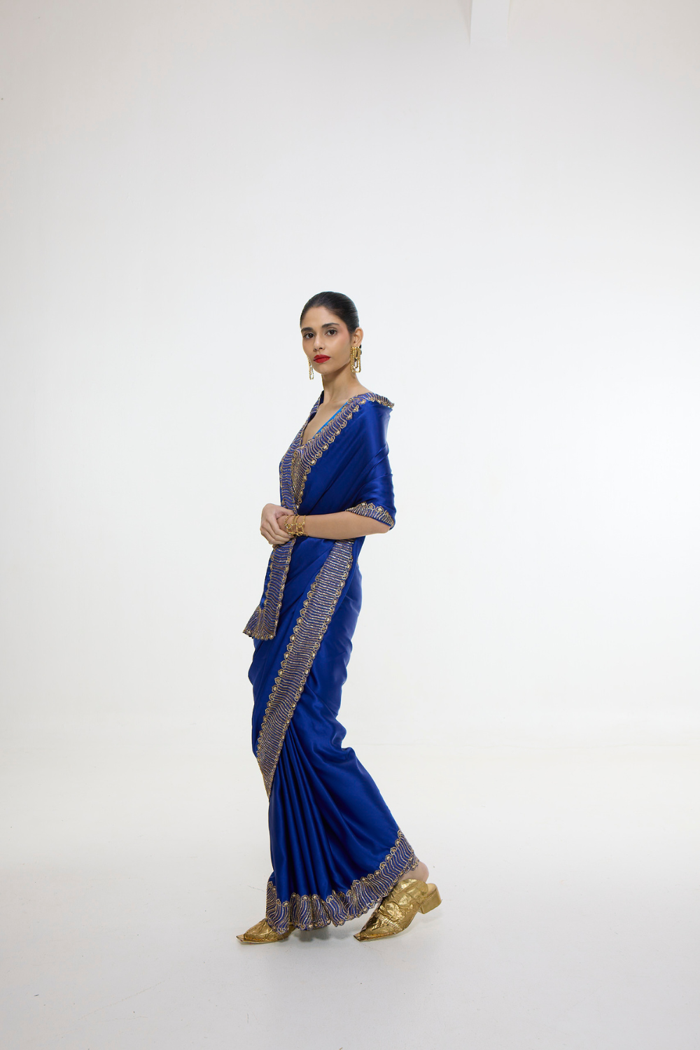 Handwoven Marine Blue Mashroo Silk Saree with Embroidered Border