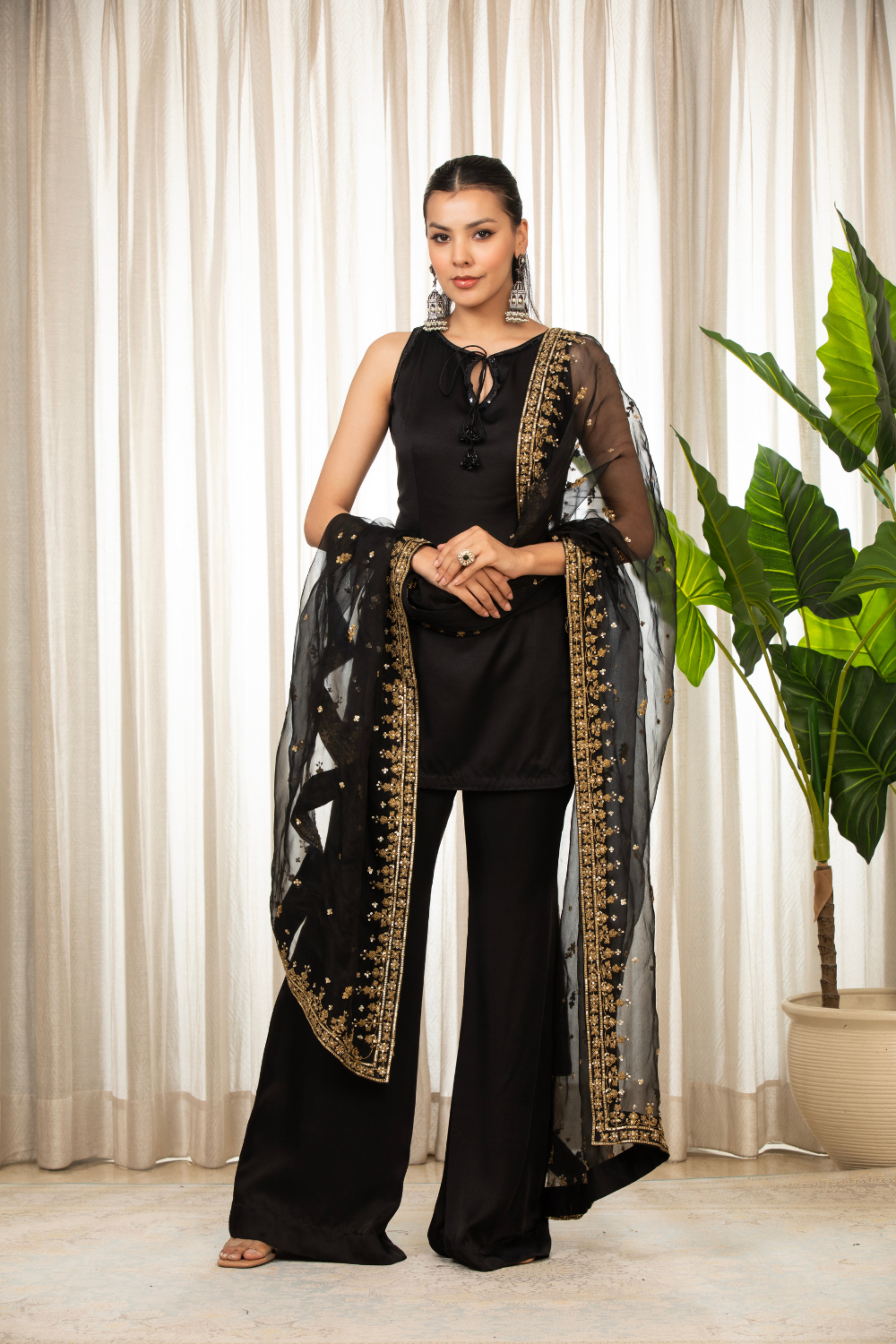 Siyah Embroidered Kurta Bell Bottom Set