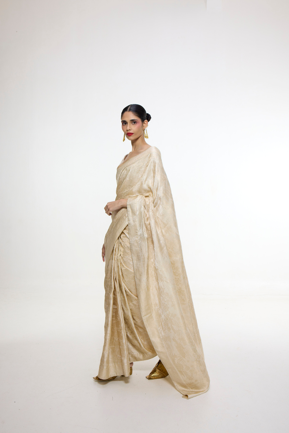 Handwoven Ivory Kadhwa Banarasi Saree