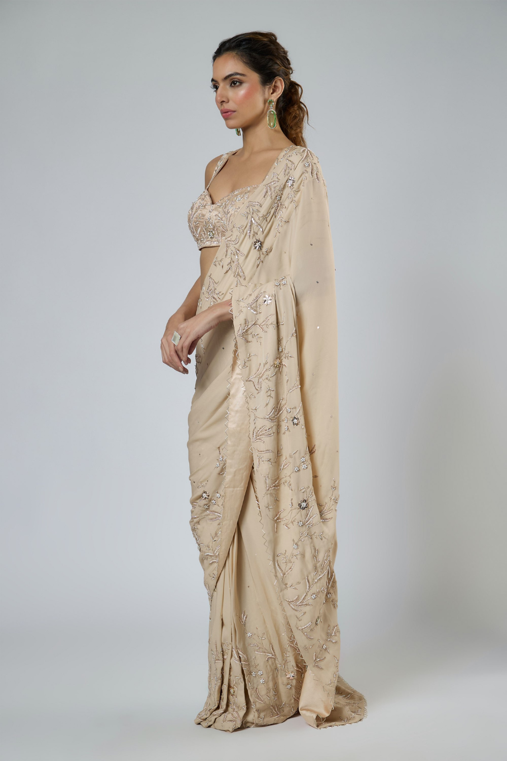 BEIGE INTRICATE FLORAL EMBROIDERED SAREE SET