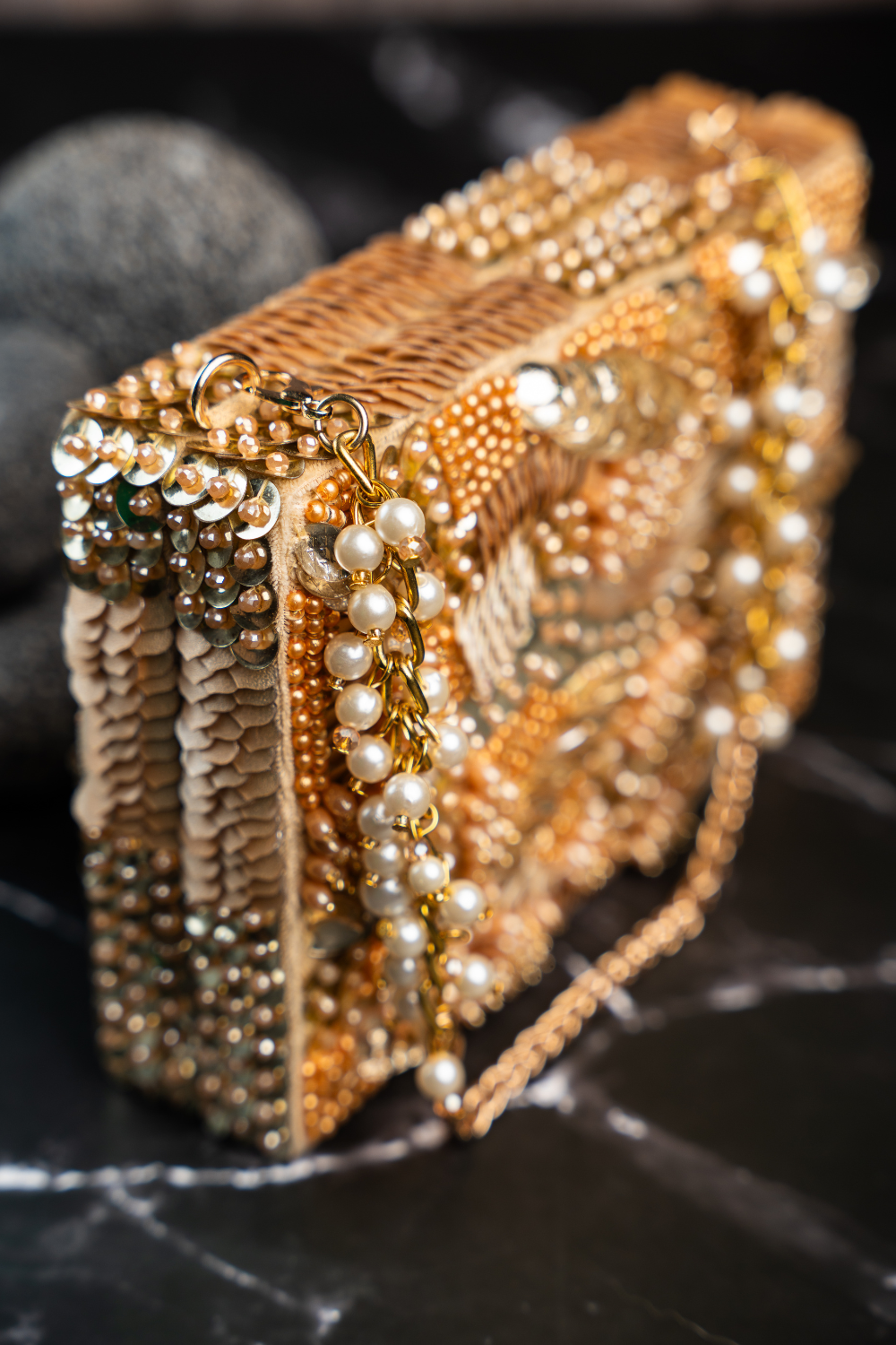 Sequinned Kasse Rustic