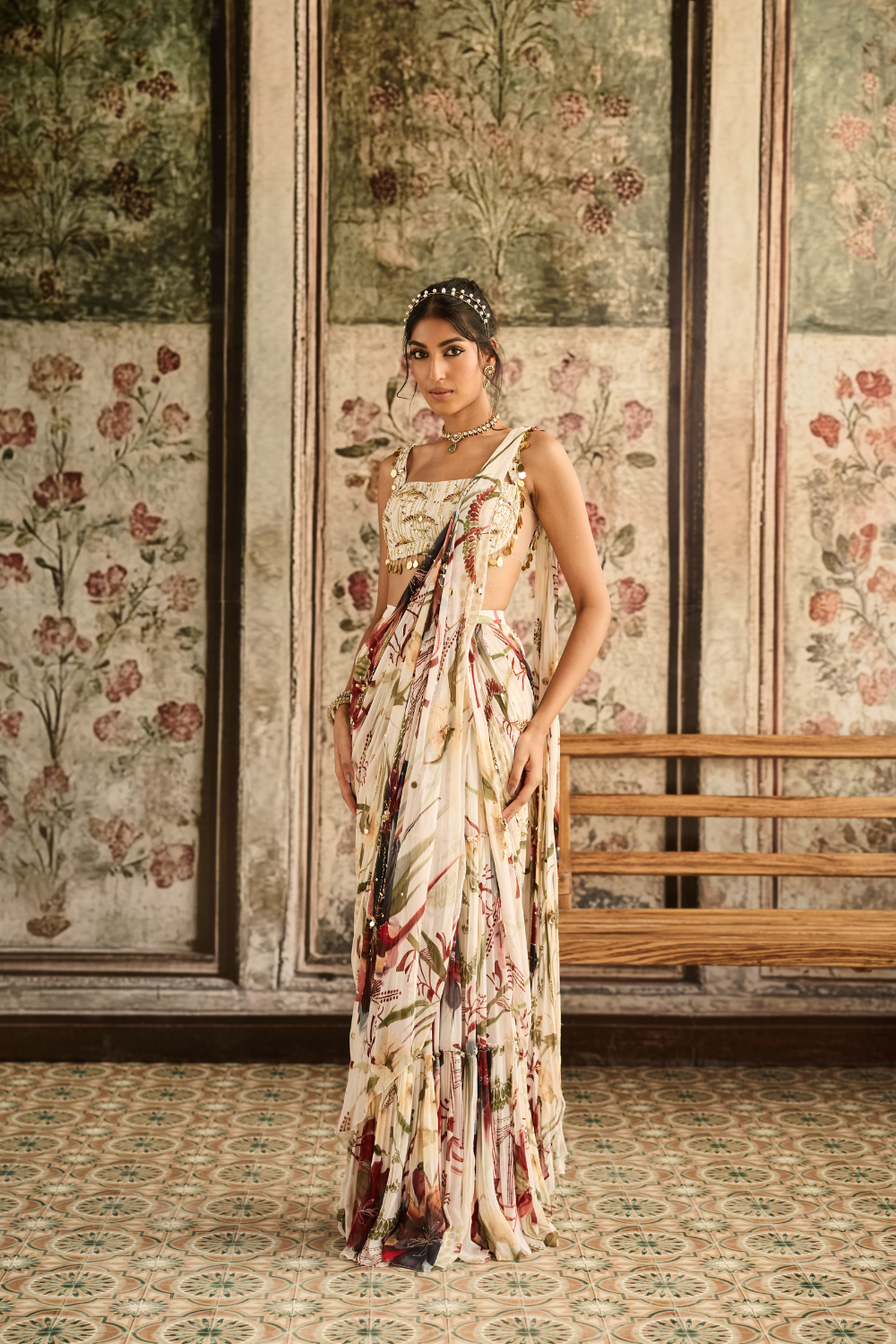 IVORY FLORAL PRINT AND HIGHLIGHTED SKIRT SAREE SET