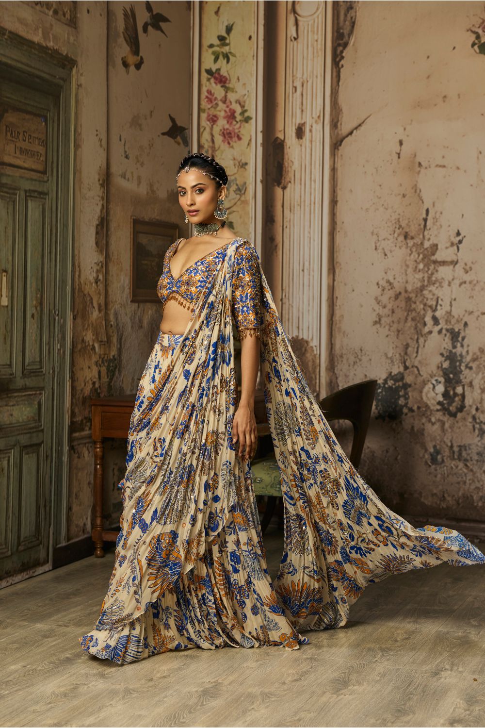 IVORY PRINTED AND HIGHLIGHTED TIERED SKIRT SAREE SET